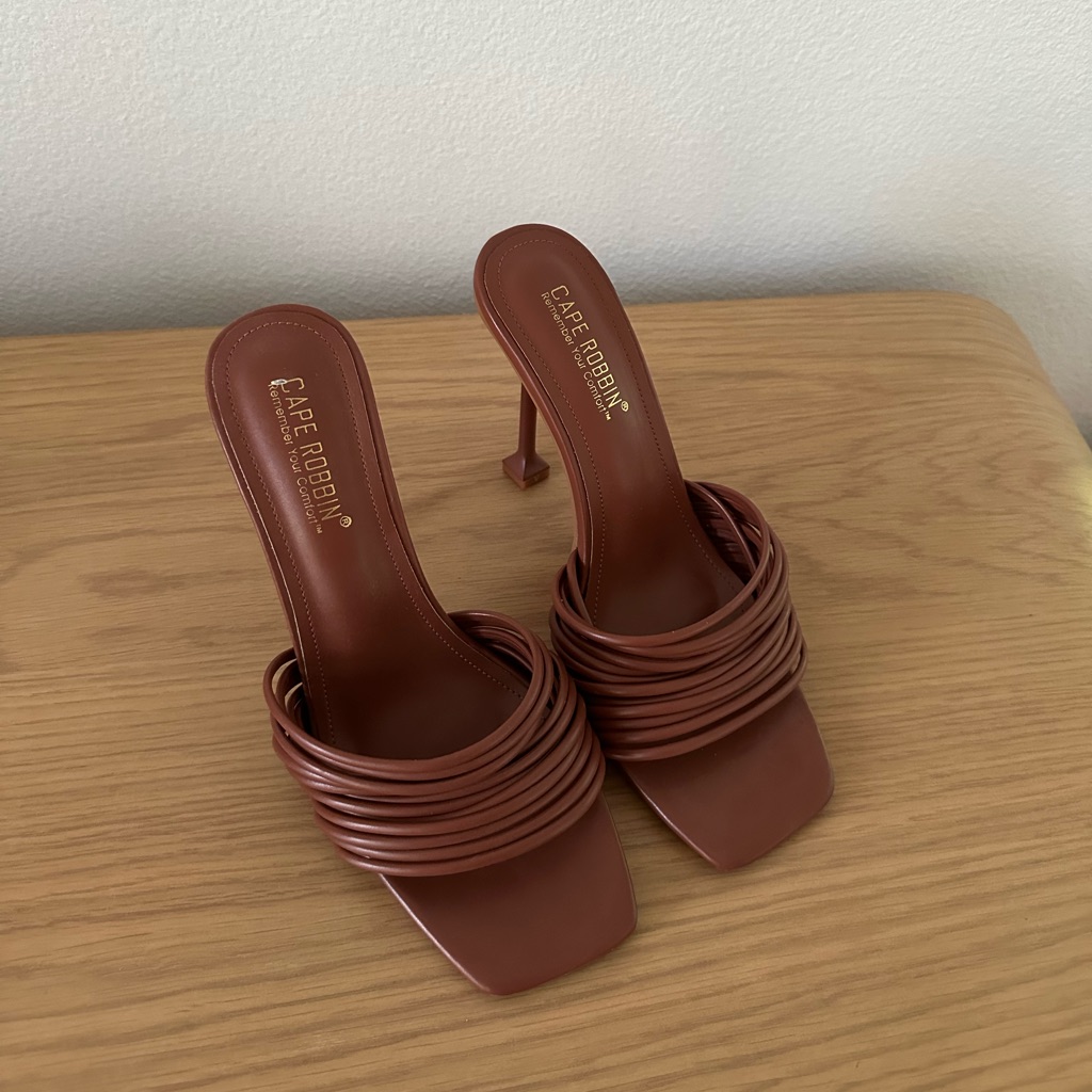 Trendy Brown Heels Size Us 8